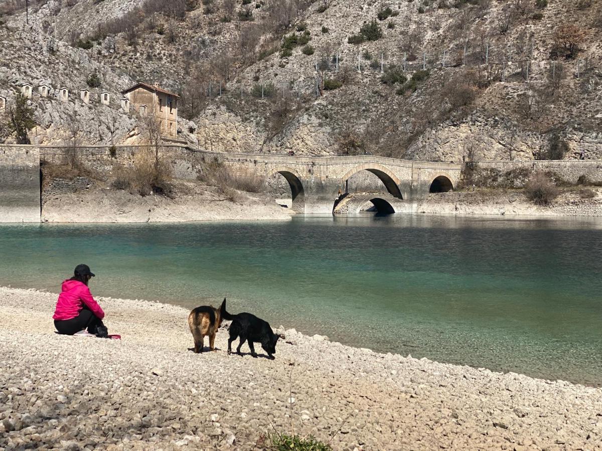 Il Rustico Uno A Bugnara Nella Valle Del Sagittario Sulmona Exterior photo